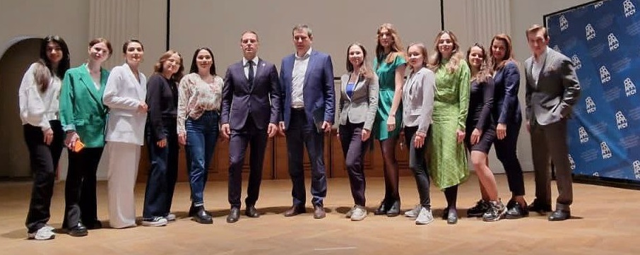 Эксперты молодежного совета Стройной России выступили в РГСУ.