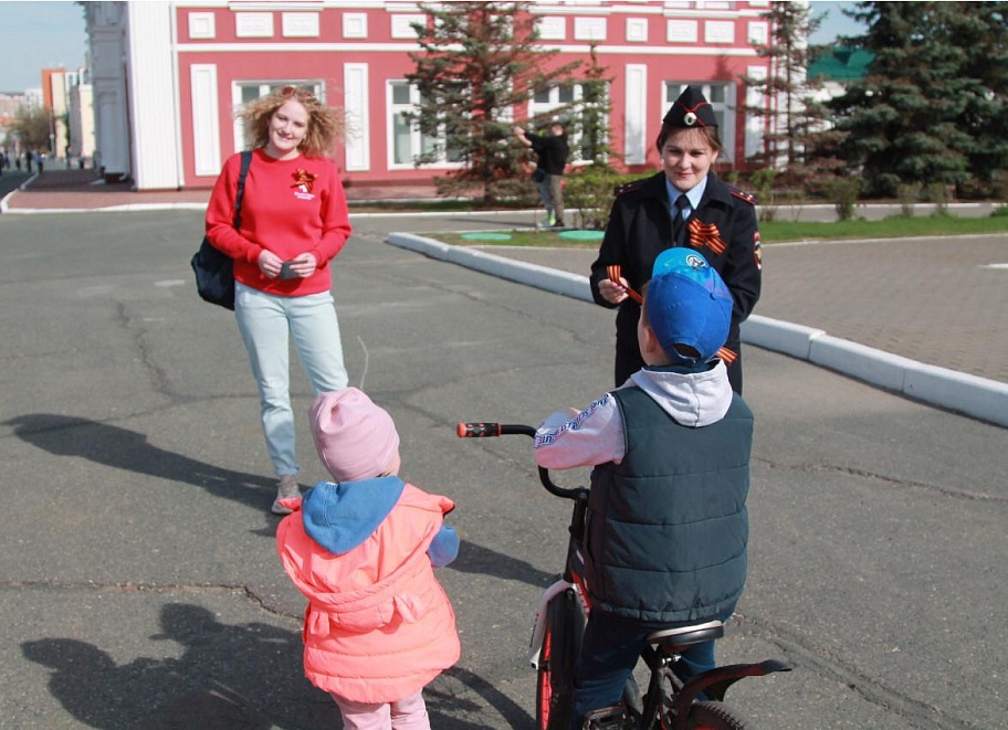В Мордовии активисты движения «Стройная Россия» приняли участие в проведении акции «Георгиевская ленточка»