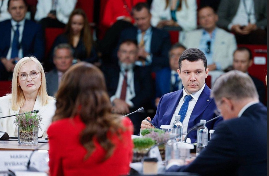 ЗДОРОВОЕ БУДУЩЕЕ  ГЛАЗАМИ «ОБЩЕСТВЕННИКОВ»