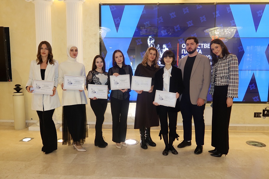 Круглый стол «Гражданское общество в Год семьи: итоги и продолжение».